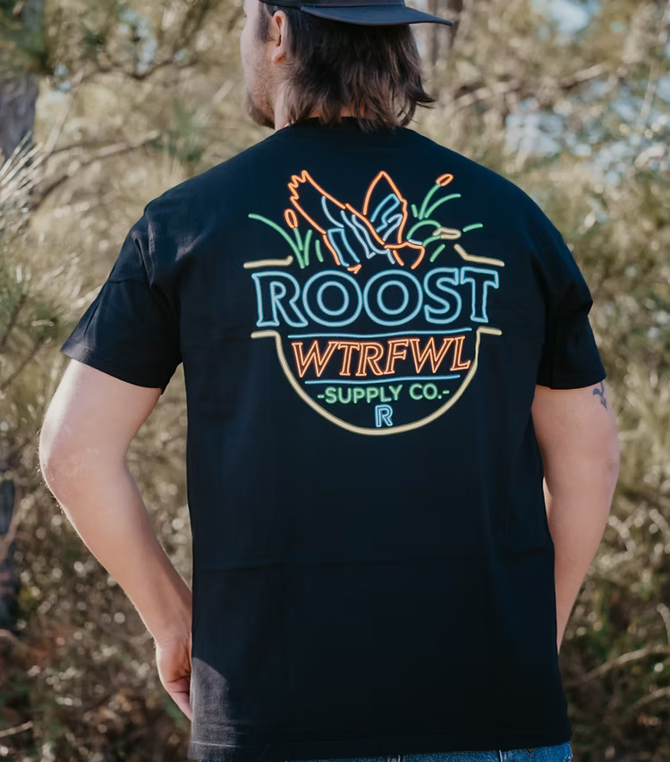 ROOST NEON SIGN TEE