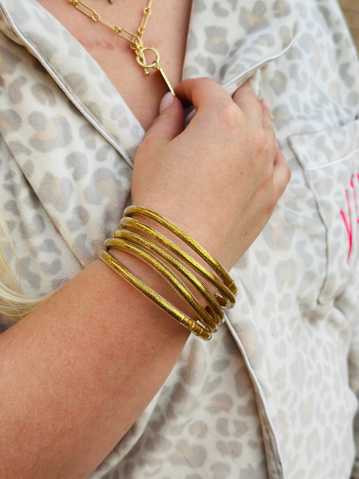 GOLD 5PCS GLITTER JELLY BRACELET SET